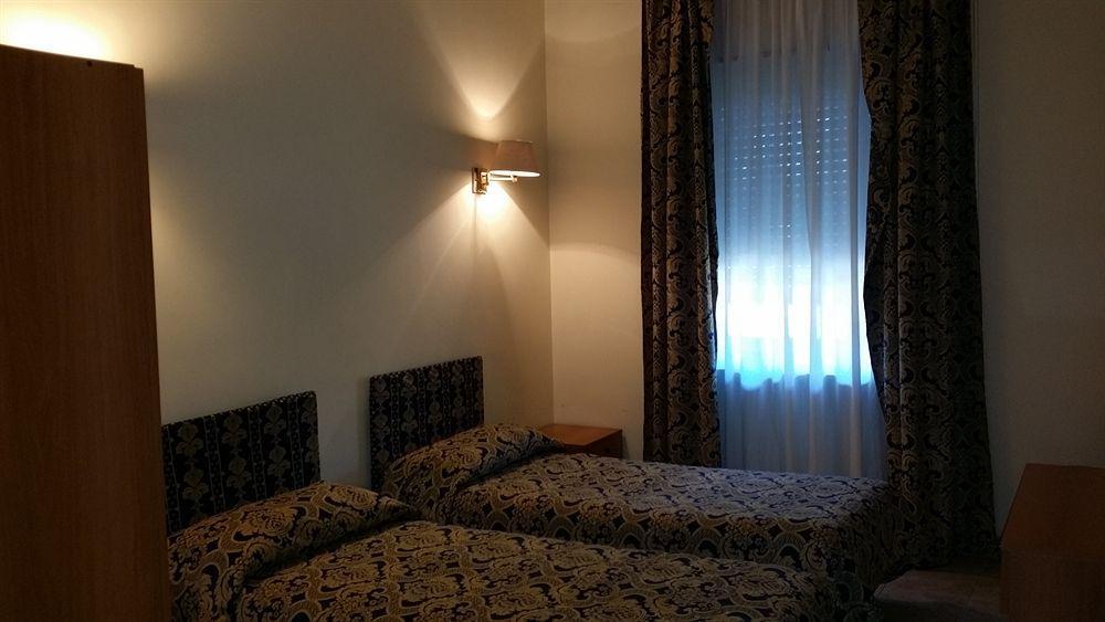 فندق هوتل إنداستريال روما المظهر الخارجي الصورة